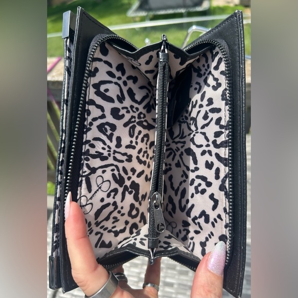 Jessica Simpson Frankie Black Leather Double Compartment Long Wallet LIKE NEW!​ - Picture 9 of 9